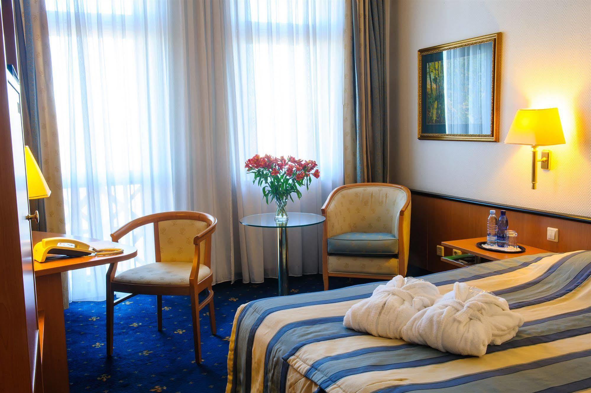 Hotel Roma Riga Exterior photo